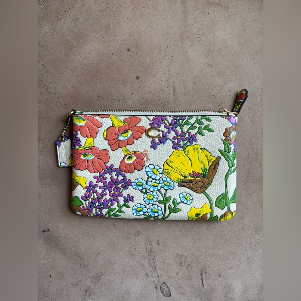 VGUC COACH Floral Leather Large Zip Top Wristlet Pouch Bag Purse Wallet